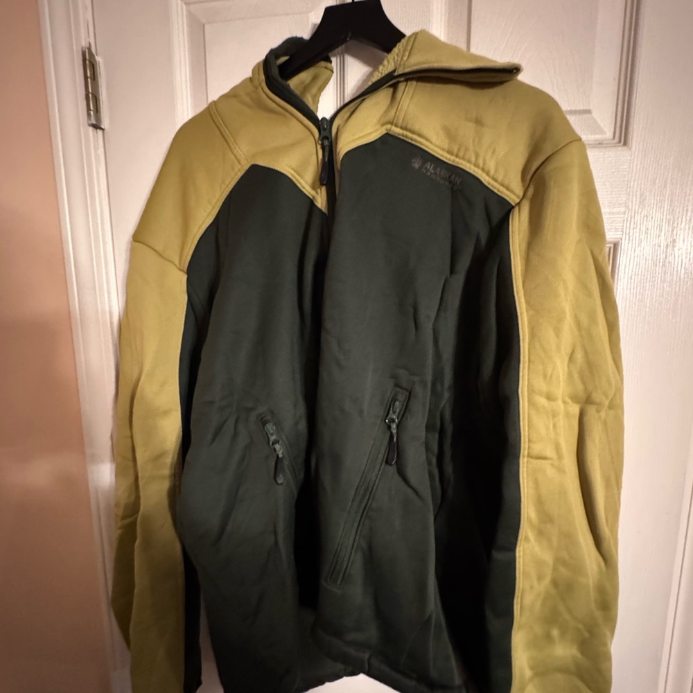 Duluth Trading Co Two-Tone Olive and Khaki Jacket